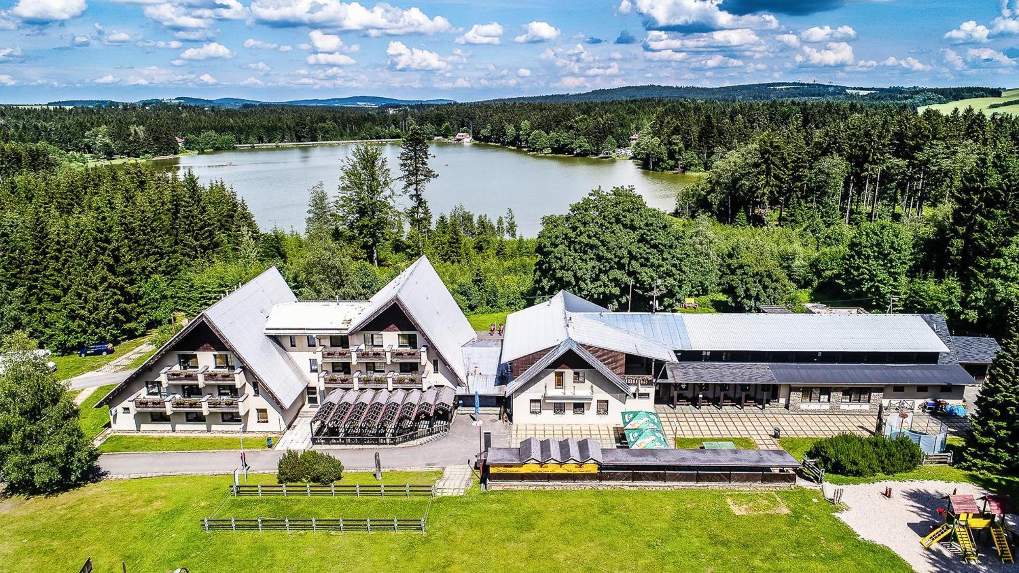 Hotel Hornik Zďar nad Sazavou Bagian luar foto