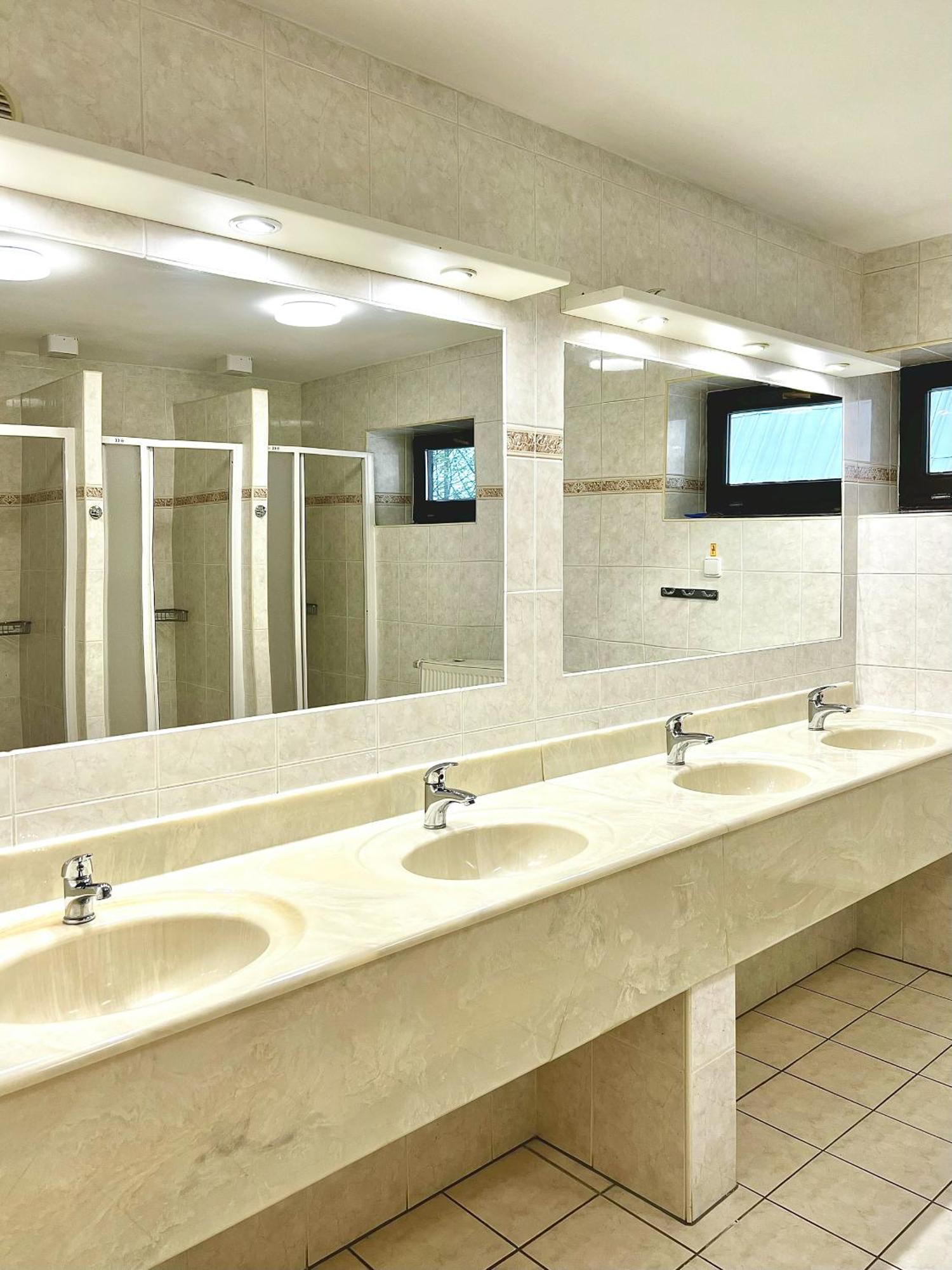 Hotel Hornik Zďar nad Sazavou Bagian luar foto