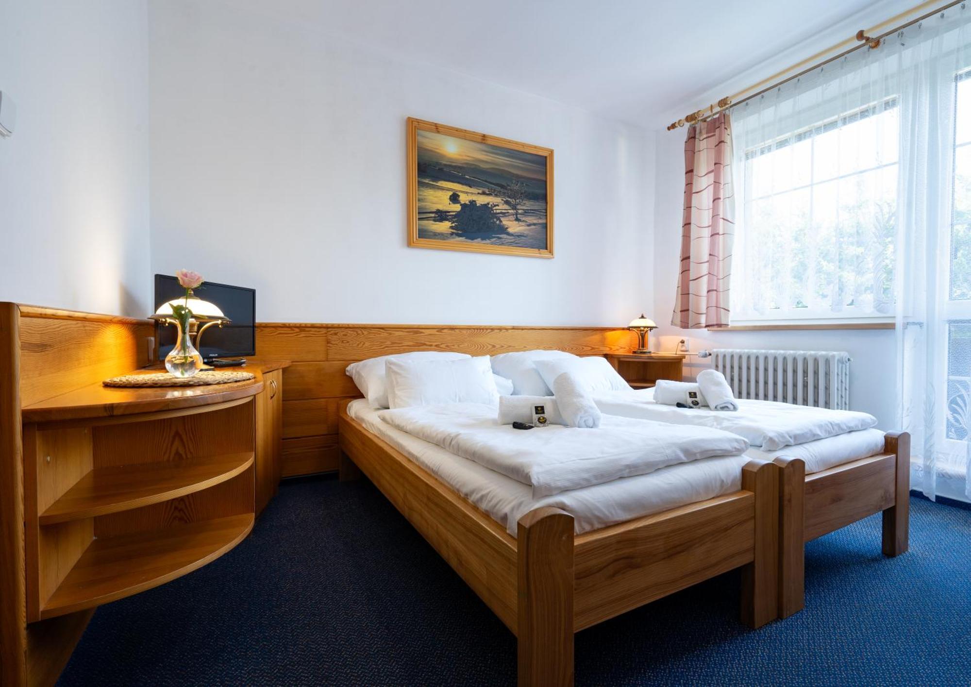 Hotel Hornik Zďar nad Sazavou Bagian luar foto